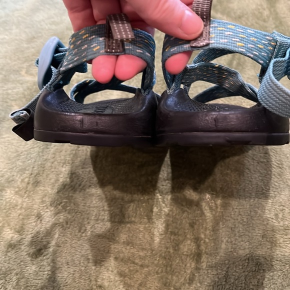Chaco size one children’s sandals, teal blue and yellow - Picture 6 of 8